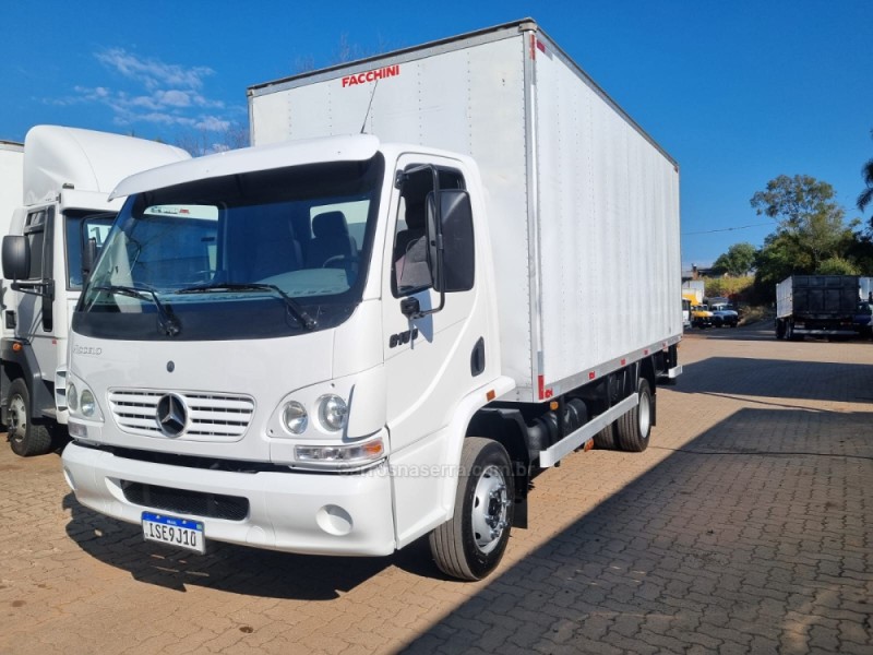 accelo 915 c 2011 portao