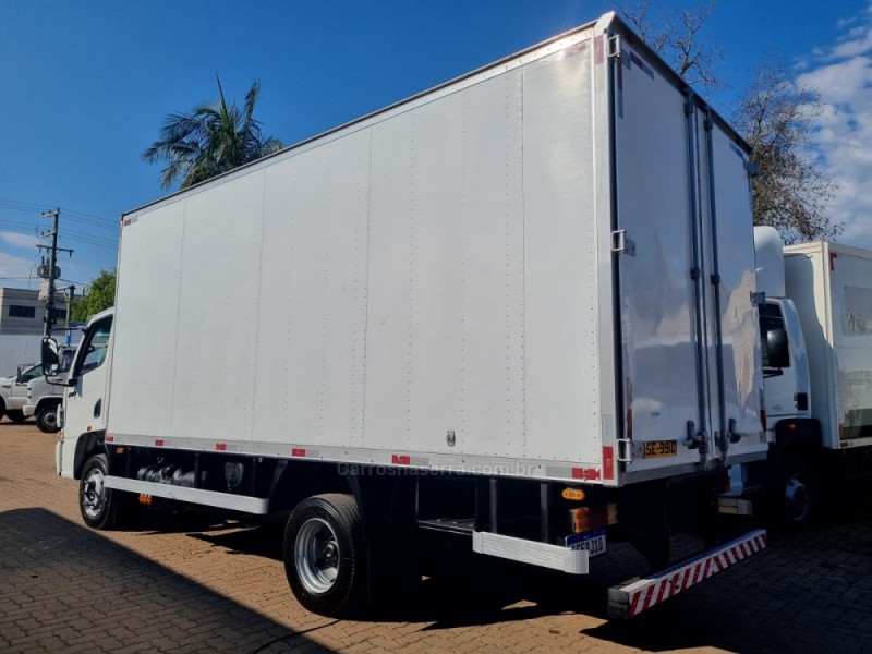 ACCELO 915 C - 2011 - PORTãO