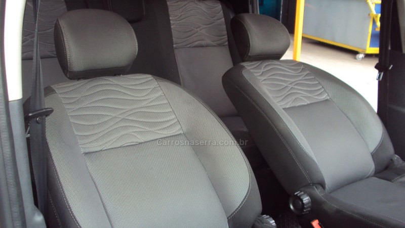 DUSTER 1.6 DYNAMIQUE 4X2 16V FLEX 4P MANUAL - 2015 - CAXIAS DO SUL