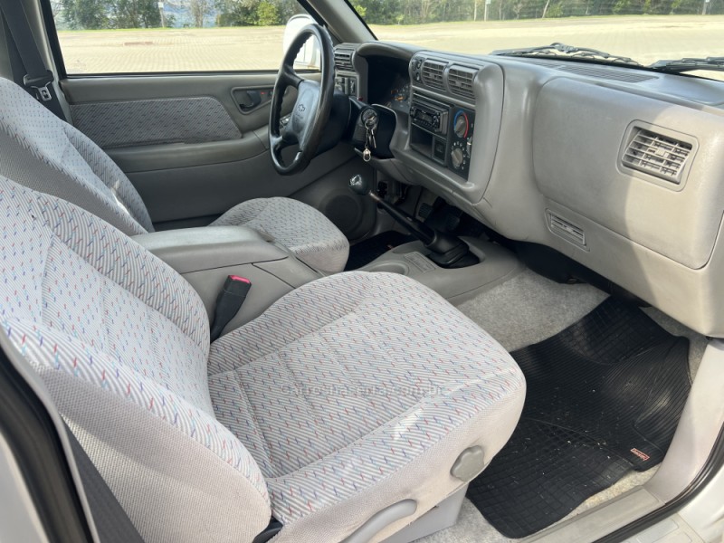 S10 2.5 STD 4X4 CD 8V TURBO DIESEL 4P MANUAL - 2000 - ANTôNIO PRADO