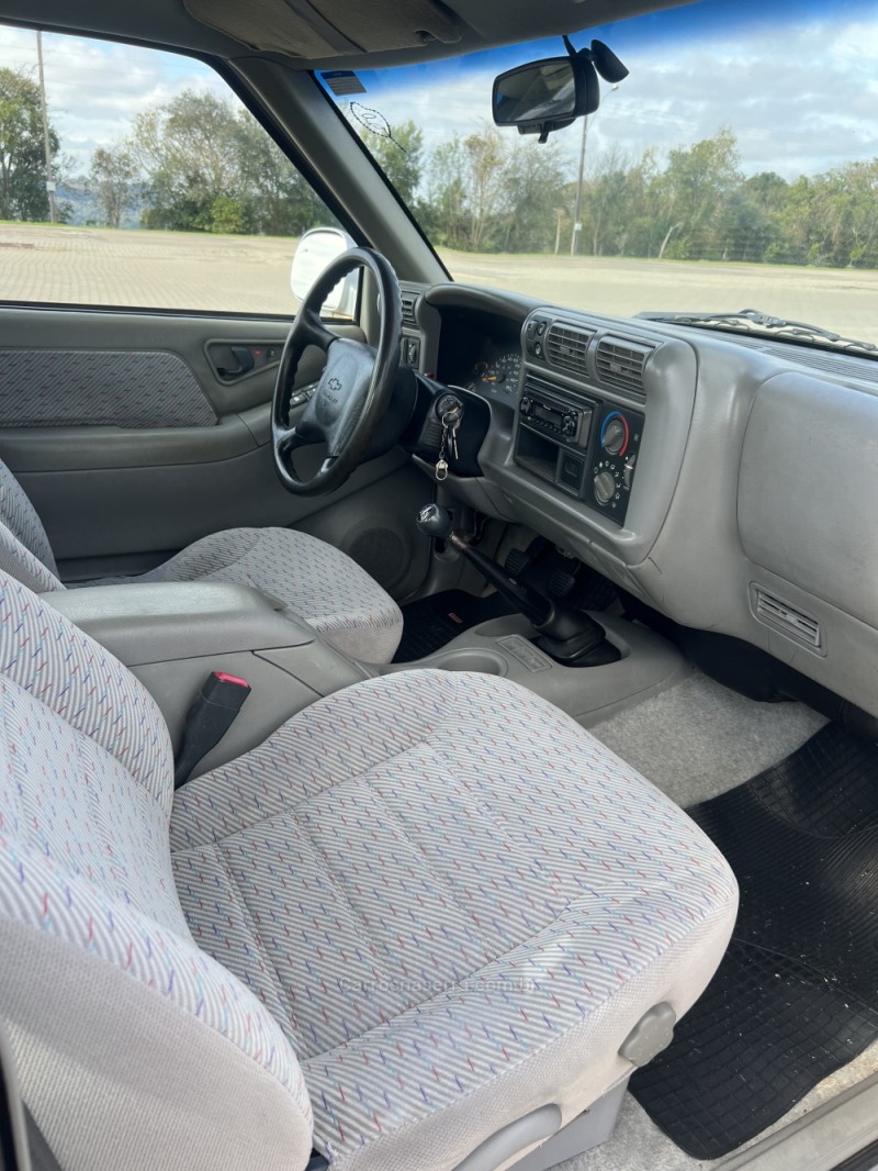 S10 2.5 STD 4X4 CD 8V TURBO DIESEL 4P MANUAL - 2000 - ANTôNIO PRADO