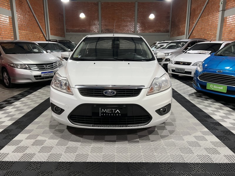 FOCUS 1.6 GLX 16V FLEX 4P MANUAL - 2013 - BENTO GONçALVES