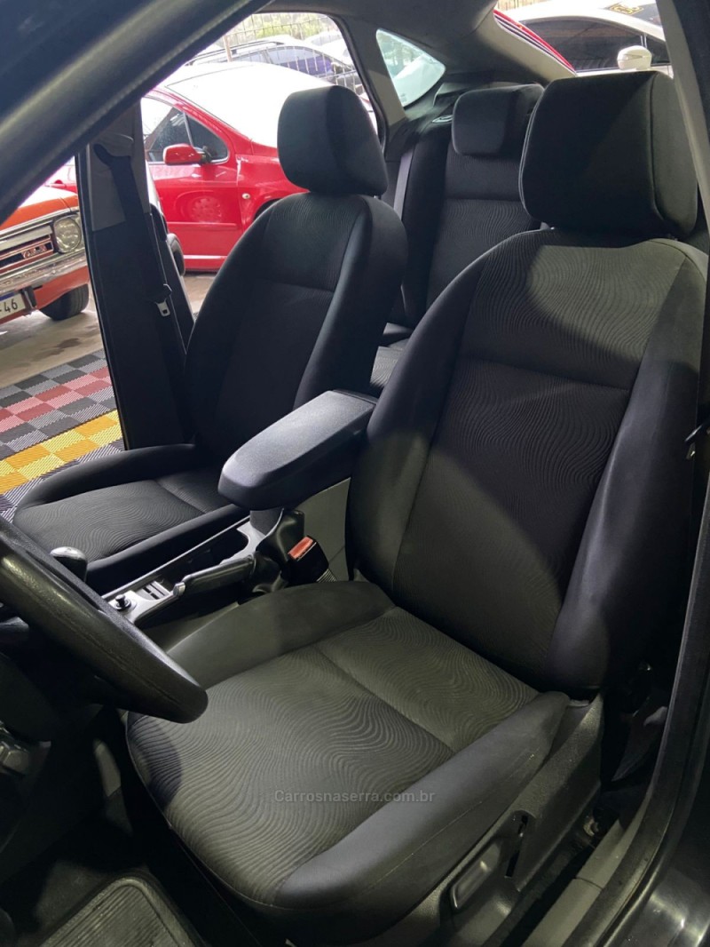 FOCUS 1.6 SE 8V FLEX 4P MANUAL - 2012 - CAXIAS DO SUL