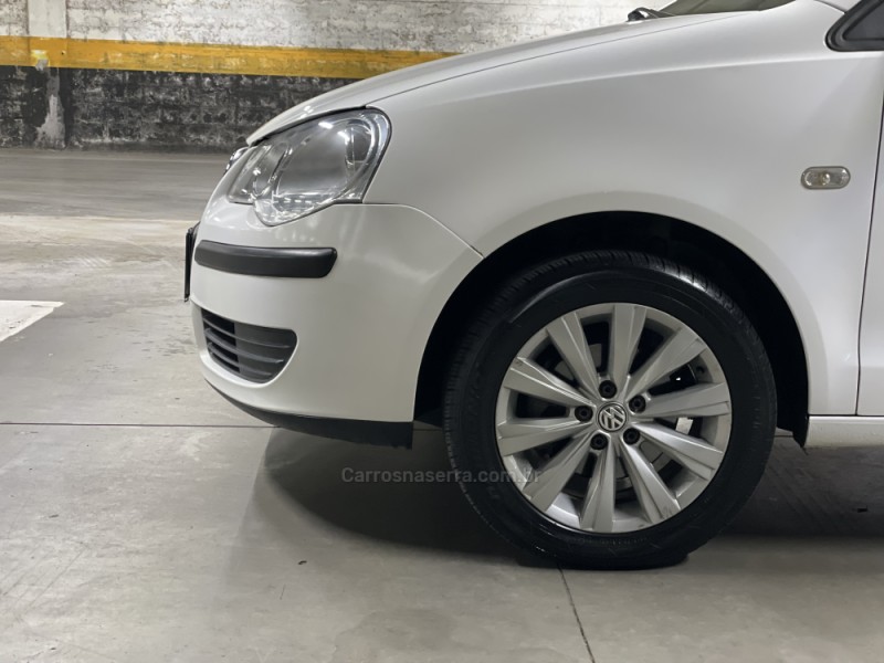 POLO 1.6 MI 8V E-FLEX 4P MANUAL - 2008 - CAXIAS DO SUL