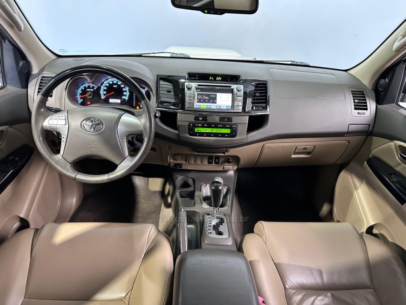 HILUX SW4 3.0 SRV 4X4 7 LUGARES 16V TURBO INTERCOOLER DIESEL 4P AUTOMÁTICO - 2013 - VACARIA