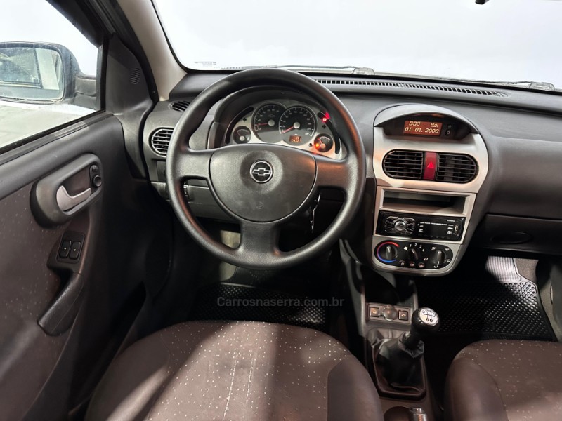 CORSA 1.4 MPFI PREMIUM SEDAN 8V FLEX 4P MANUAL - 2009 - VACARIA