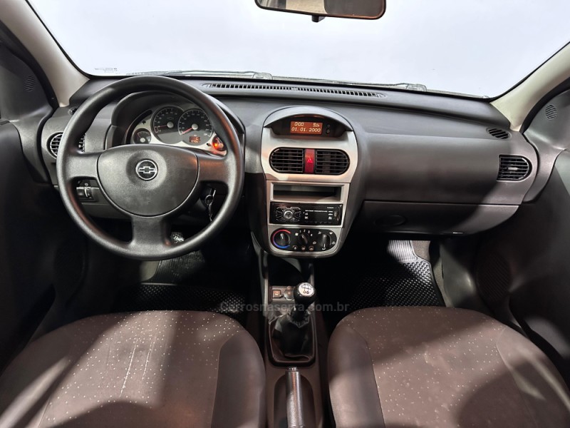 CORSA 1.4 MPFI PREMIUM SEDAN 8V FLEX 4P MANUAL - 2009 - VACARIA