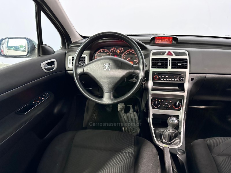 307 1.6 PRESENCE 16V FLEX 4P MANUAL - 2010 - VACARIA