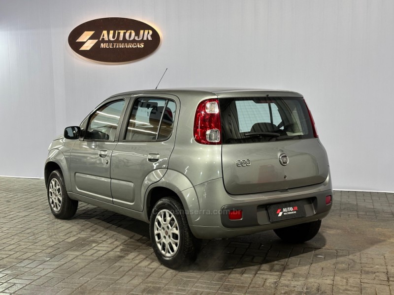 UNO 1.0 EVO VIVACE 8V FLEX 4P MANUAL - 2014 - VACARIA