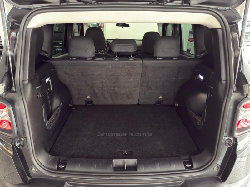RENEGADE 1.8 16V FLEX 4P MANUAL - 2016 - NOVO HAMBURGO