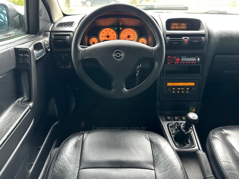 ASTRA 2.0 MPFI ELEGANCE 8V FLEX 2P MANUAL - 2005 - CAMPO BOM