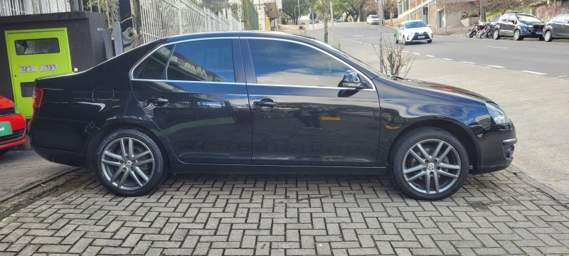 JETTA 2.5 I 20V 170CV GASOLINA 4P TIPTRONIC - 2010 - CAXIAS DO SUL
