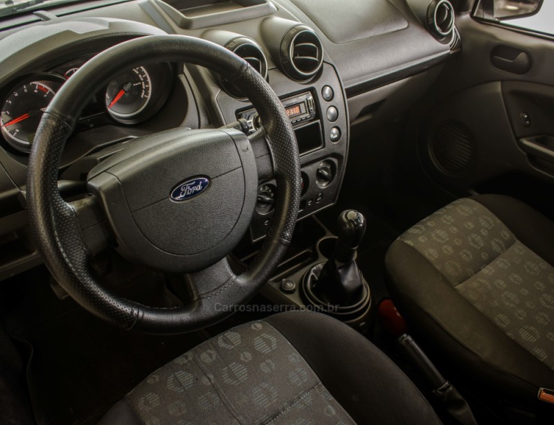 FIESTA 1.0 MPI 8V GASOLINA 4P MANUAL - 2014 - NOVO HAMBURGO