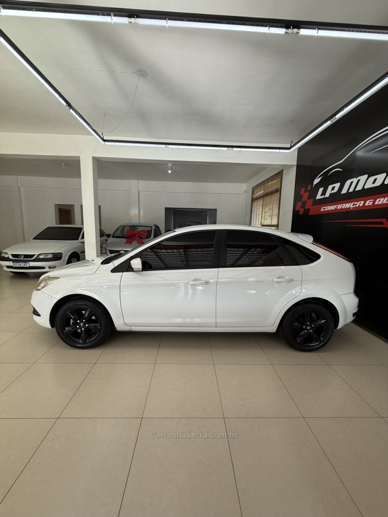 FOCUS 1.6 GLX 16V FLEX 4P MANUAL - 2012 - FARROUPILHA