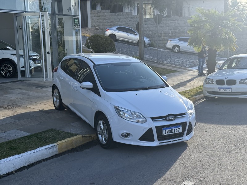 FOCUS 1.6 S 16V FLEX 4P MANUAL - 2015 - FARROUPILHA