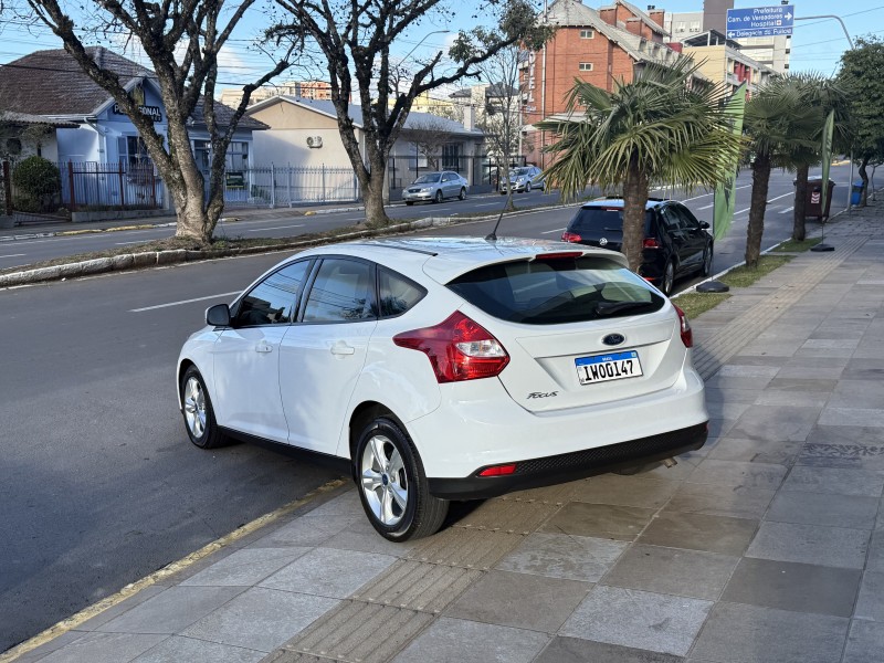 FOCUS 1.6 S 16V FLEX 4P MANUAL - 2015 - FARROUPILHA
