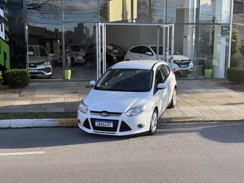 FOCUS 1.6 S 16V FLEX 4P MANUAL - 2015 - FARROUPILHA