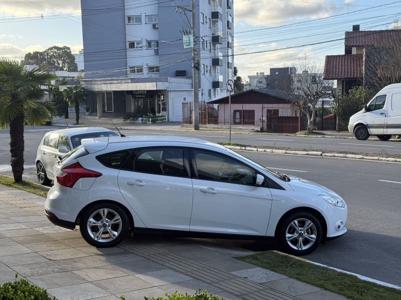 FOCUS 1.6 S 16V FLEX 4P MANUAL - 2015 - FARROUPILHA