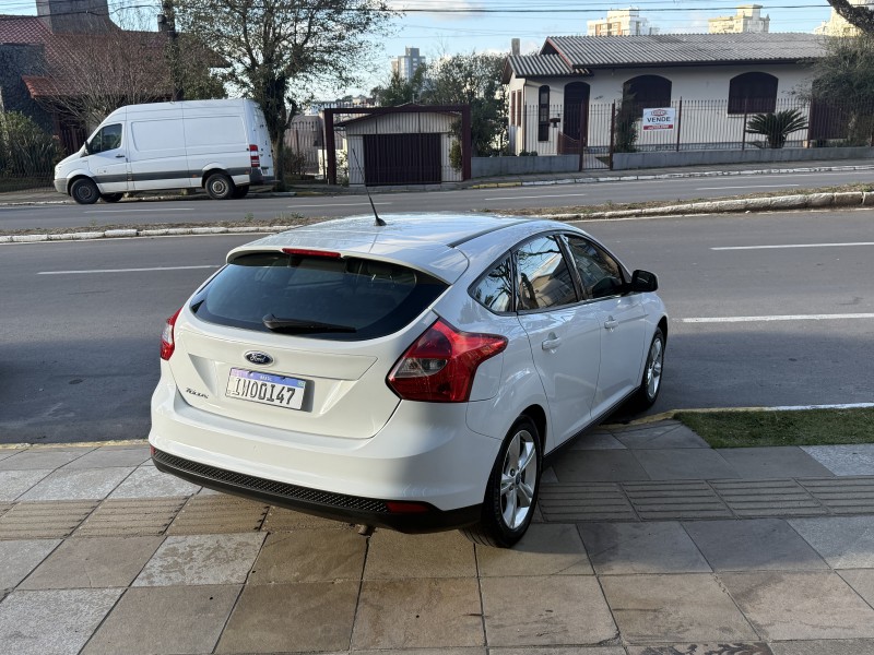 FOCUS 1.6 S 16V FLEX 4P MANUAL - 2015 - FARROUPILHA