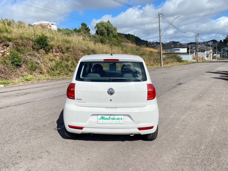 FOX 1.0 MI 8V FLEX 4P MANUAL - 2012 - FLORES DA CUNHA