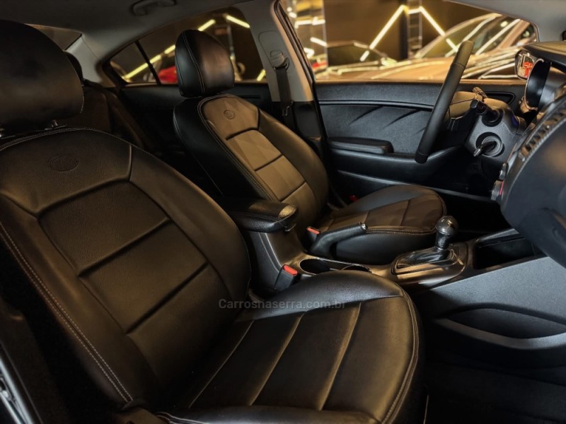 CERATO 1.6 SX3 16V GASOLINA 4P AUTOMÁTICO - 2014 - NOVO HAMBURGO