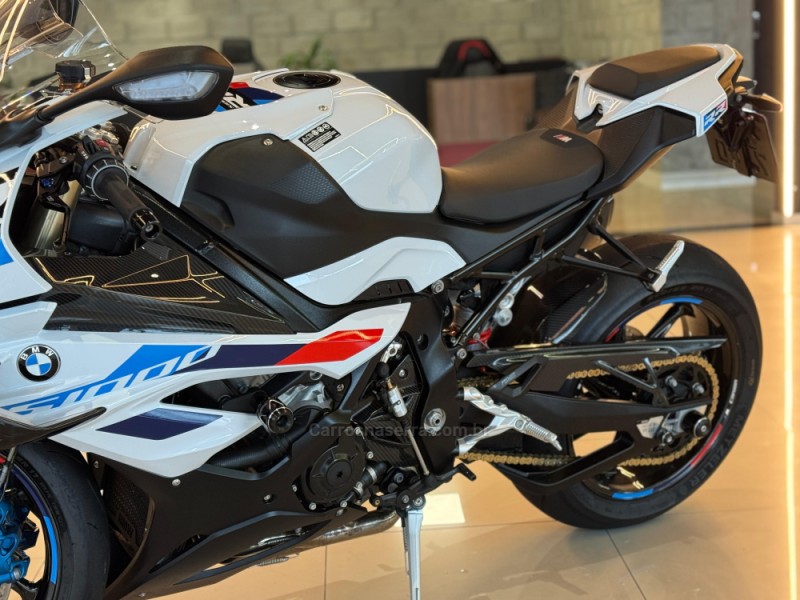 S 1000 RR M CARBON  - 2024 - DOIS IRMãOS