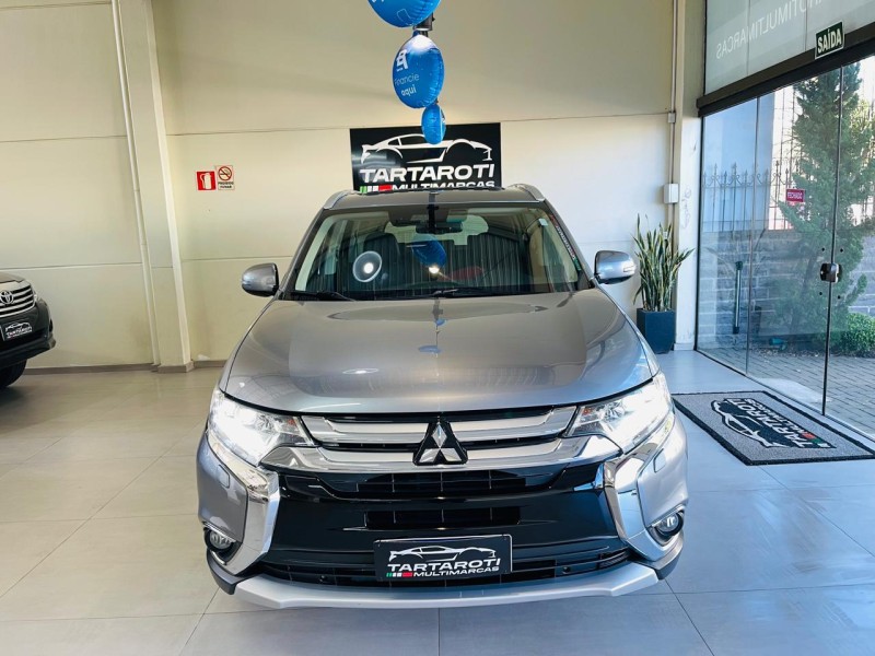 OUTLANDER 3.0 GT 4X4 V6 24V GASOLINA 4P AUTOMÁTICO - 2018 - CAXIAS DO SUL