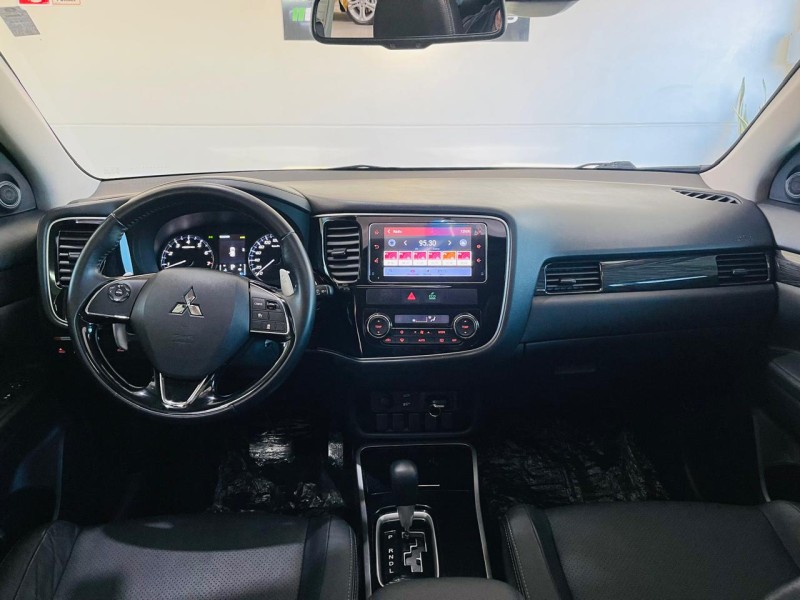 OUTLANDER 3.0 GT 4X4 V6 24V GASOLINA 4P AUTOMÁTICO - 2018 - CAXIAS DO SUL