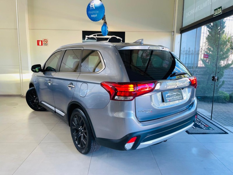 OUTLANDER 3.0 GT 4X4 V6 24V GASOLINA 4P AUTOMÁTICO - 2018 - CAXIAS DO SUL