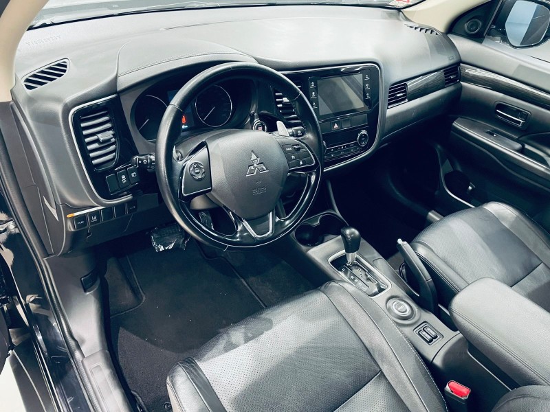 OUTLANDER 3.0 GT 4X4 V6 24V GASOLINA 4P AUTOMÁTICO - 2016 - CAXIAS DO SUL
