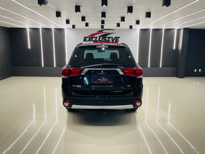 OUTLANDER 3.0 GT 4X4 V6 24V GASOLINA 4P AUTOMÁTICO - 2016 - CAXIAS DO SUL