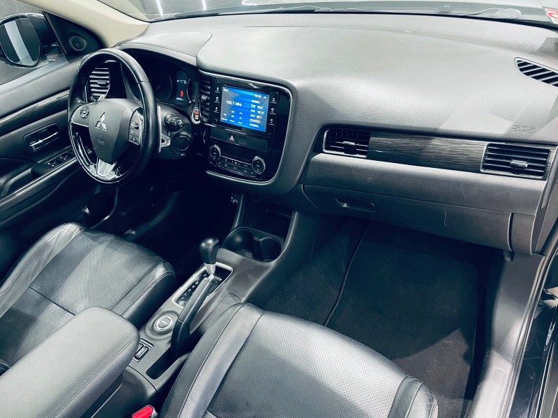 OUTLANDER 3.0 GT 4X4 V6 24V GASOLINA 4P AUTOMÁTICO - 2016 - CAXIAS DO SUL
