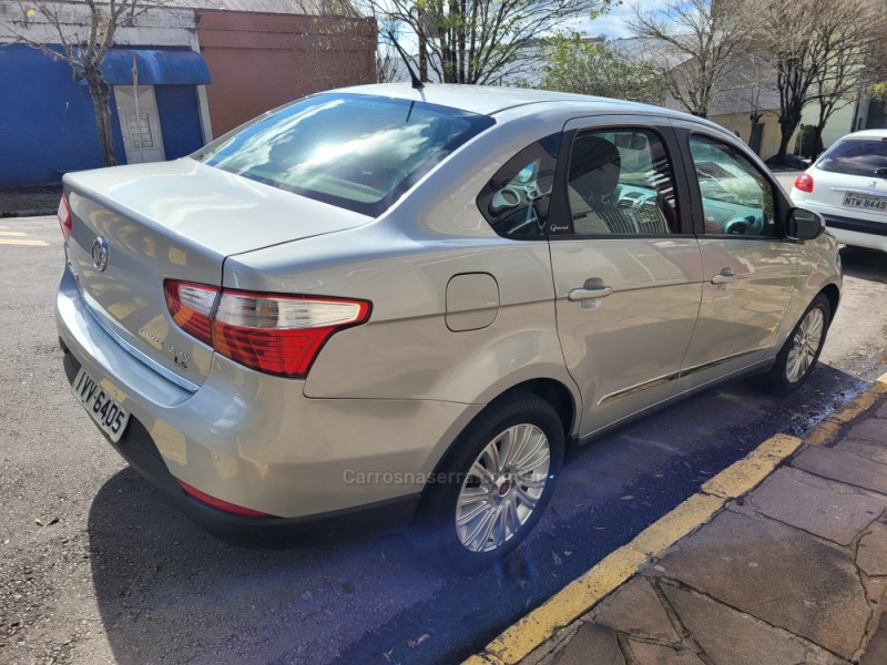 GRAND SIENA 1.6 MPI ESSENCE 16V FLEX 4P MANUAL - 2015 - FLORES DA CUNHA