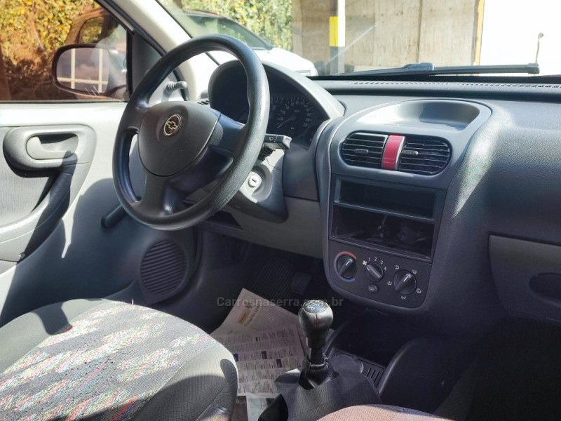 CORSA 1.0 MPFI SEDAN 8V GASOLINA 4P MANUAL - 2003 - FARROUPILHA