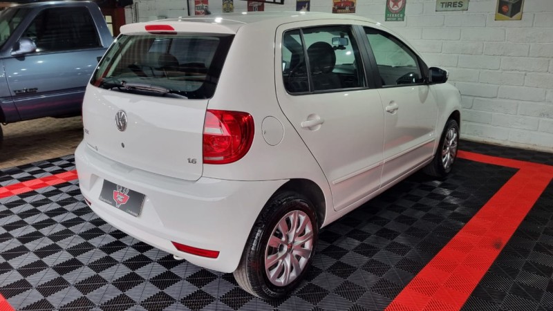FOX 1.6 MI ITREND 8V FLEX 4P MANUAL - 2013 - TEUTôNIA