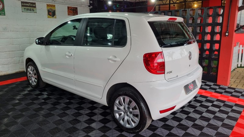 FOX 1.6 MI ITREND 8V FLEX 4P MANUAL - 2013 - TEUTôNIA