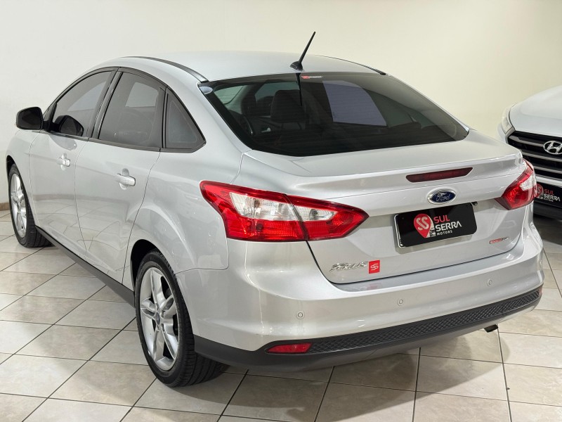 FOCUS 2.0 SE SEDAN 16V FLEX 4P AUTOMÁTICO - 2014 - CAXIAS DO SUL