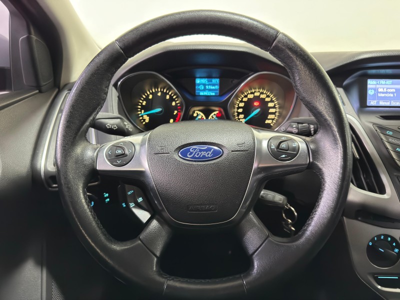 FOCUS 2.0 SE SEDAN 16V FLEX 4P AUTOMÁTICO - 2014 - CAXIAS DO SUL