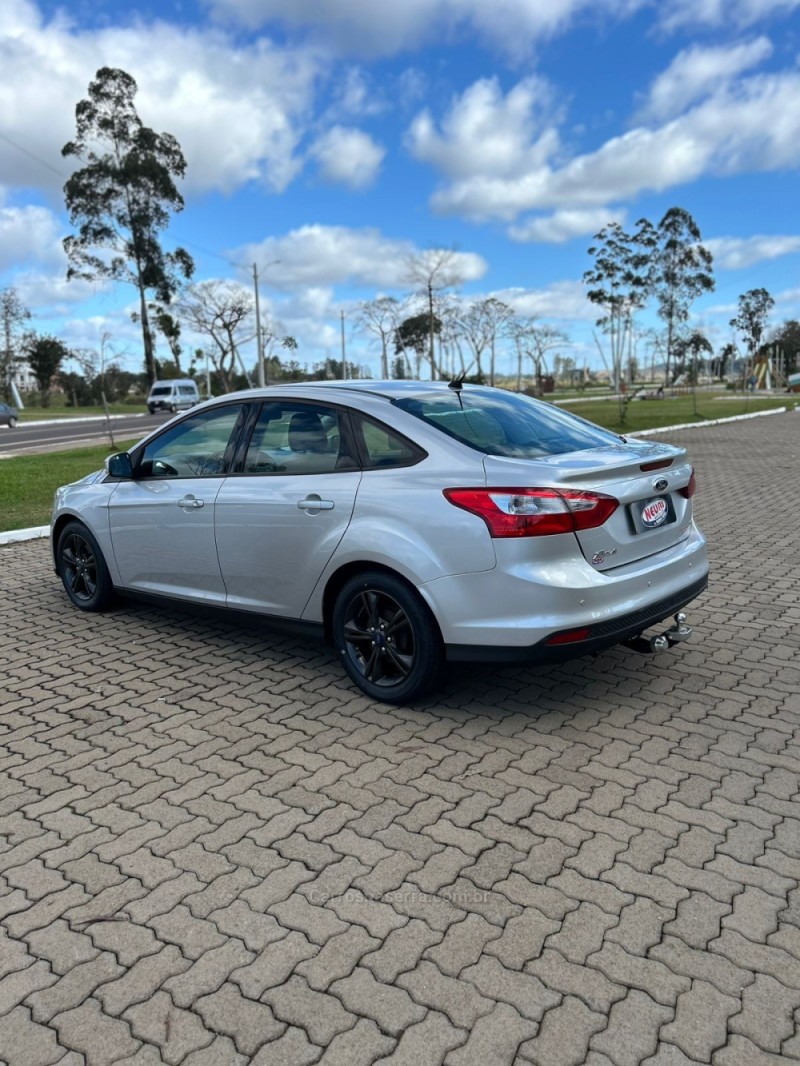 FOCUS 2.0 16V FLEX 4P AUTOMÁTICO - 2014 - LAJEADO