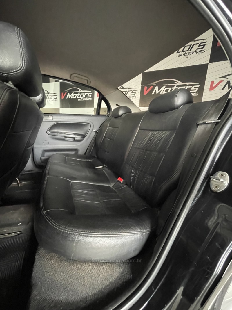 VOYAGE 1.6 MI 8V FLEX 4P AUTOMÁTICO - 2010 - PAROBé