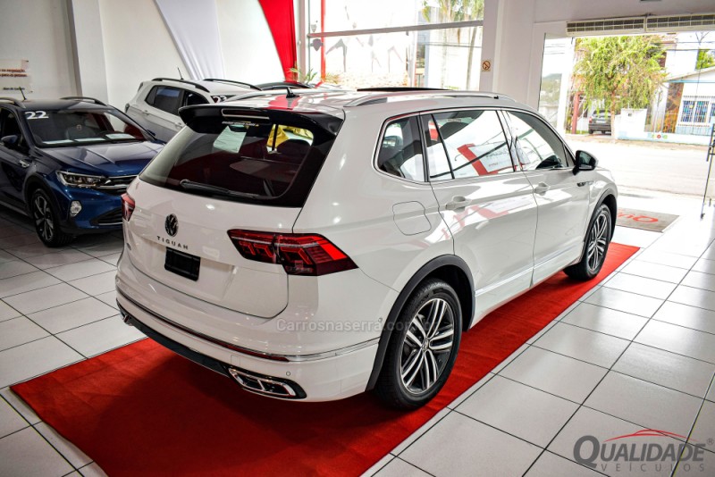 TIGUAN 2.0 ALLSPACE R-LINE 300 TSI GASOLINA 4P AUTOMÁTICO - 2025 - SANTA CRUZ DO SUL