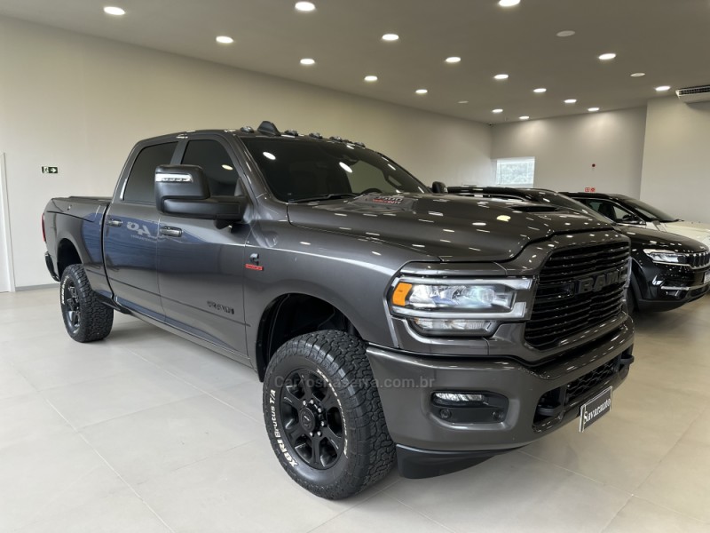3500 LARAMIE 6.7 CD 4X4 TURBO DIESEL 4P AUTOMÁTICO