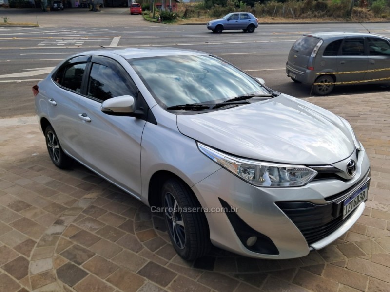 yaris 1.5 xs sedan 16v flex 4p automatico 2020 nova petropolis