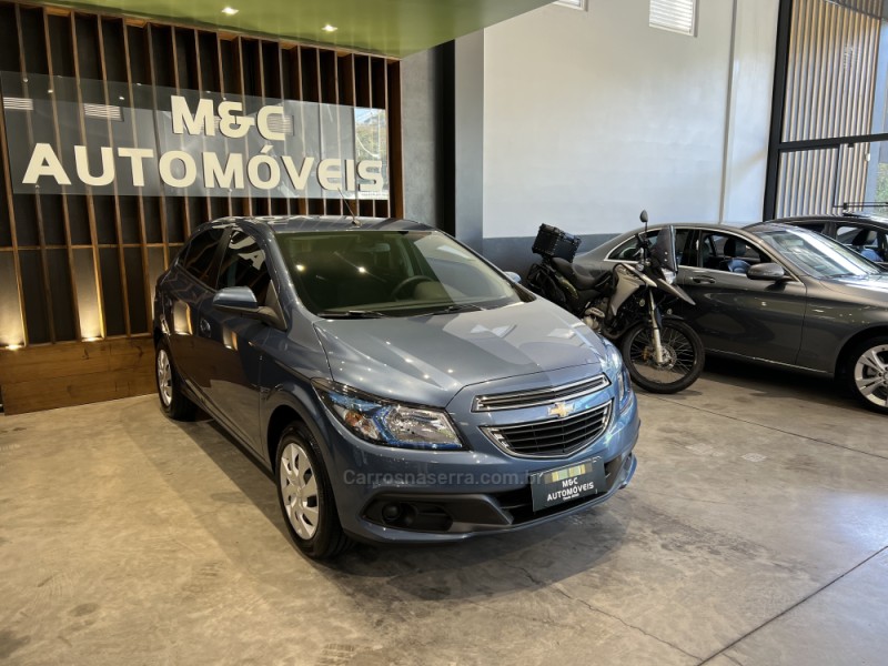 ONIX 1.4 MPFI LT 8V FLEX 4P MANUAL - 2015 - CAXIAS DO SUL