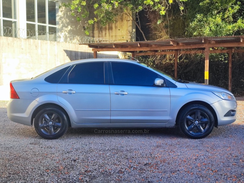 FOCUS 2.0 GLX 16V GASOLINA 4P MANUAL - 2011 - FARROUPILHA