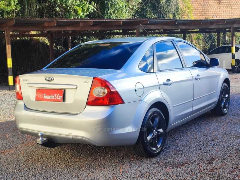 FOCUS 2.0 GLX 16V GASOLINA 4P MANUAL - 2011 - FARROUPILHA