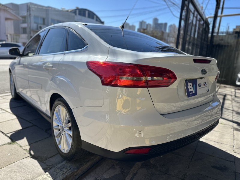 FOCUS 2.0 TITANIUM FASTBACK 16V FLEX 4P AUTOMÁTICO - 2016 - CAXIAS DO SUL