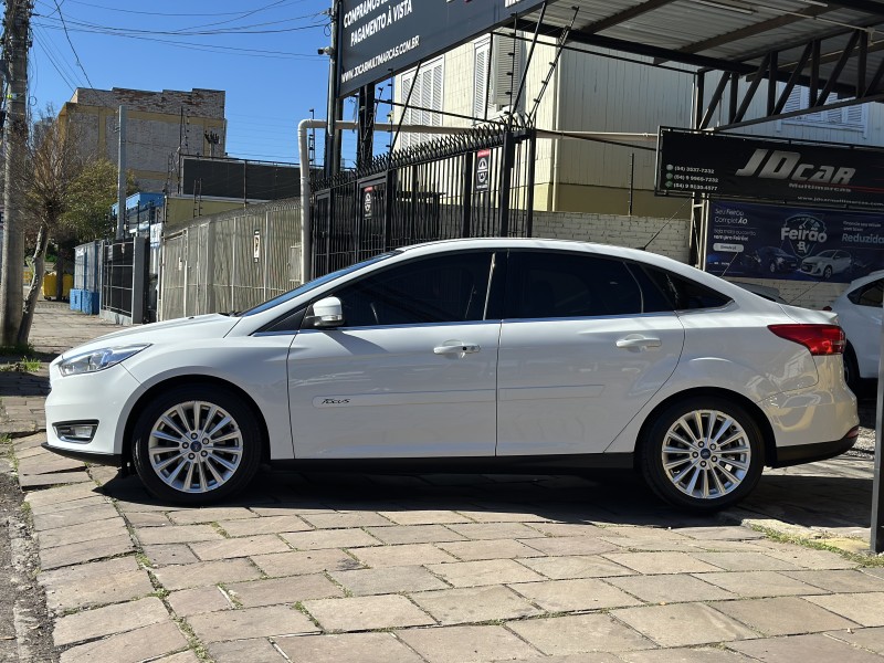 FOCUS 2.0 TITANIUM FASTBACK 16V FLEX 4P AUTOMÁTICO - 2016 - CAXIAS DO SUL