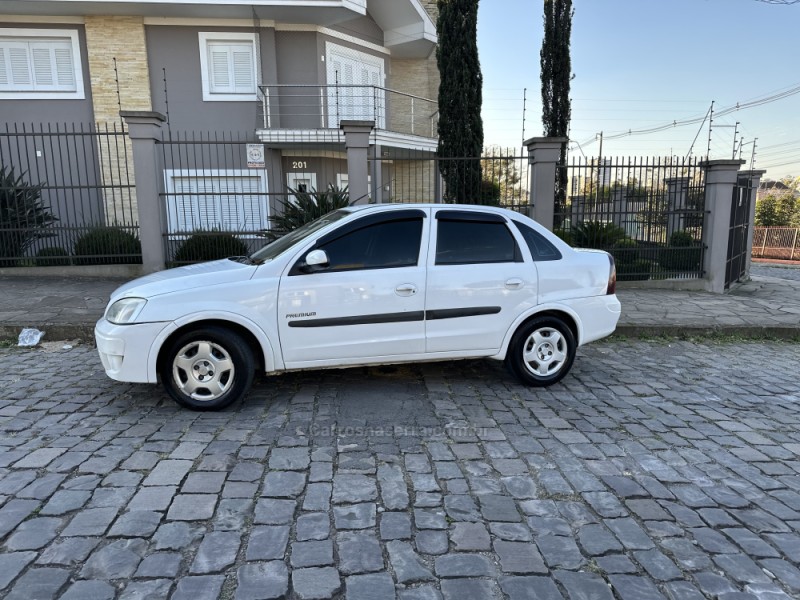 CORSA 1.4 MPFI PREMIUM SEDAN 8V FLEX 4P MANUAL - 2011 - CAXIAS DO SUL