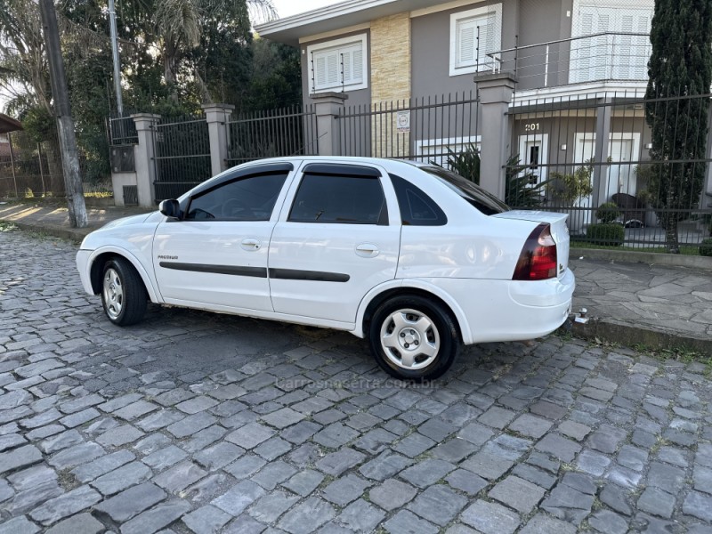CORSA 1.4 MPFI PREMIUM SEDAN 8V FLEX 4P MANUAL - 2011 - CAXIAS DO SUL